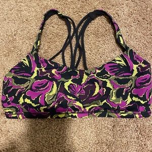 Lululemon sports bra